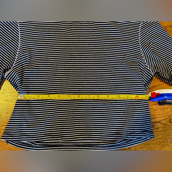 Lululemon 🍋 Ok Hi Crop Tee Navy Blue and White Stripe Size 4 - Picture 6 of 10
